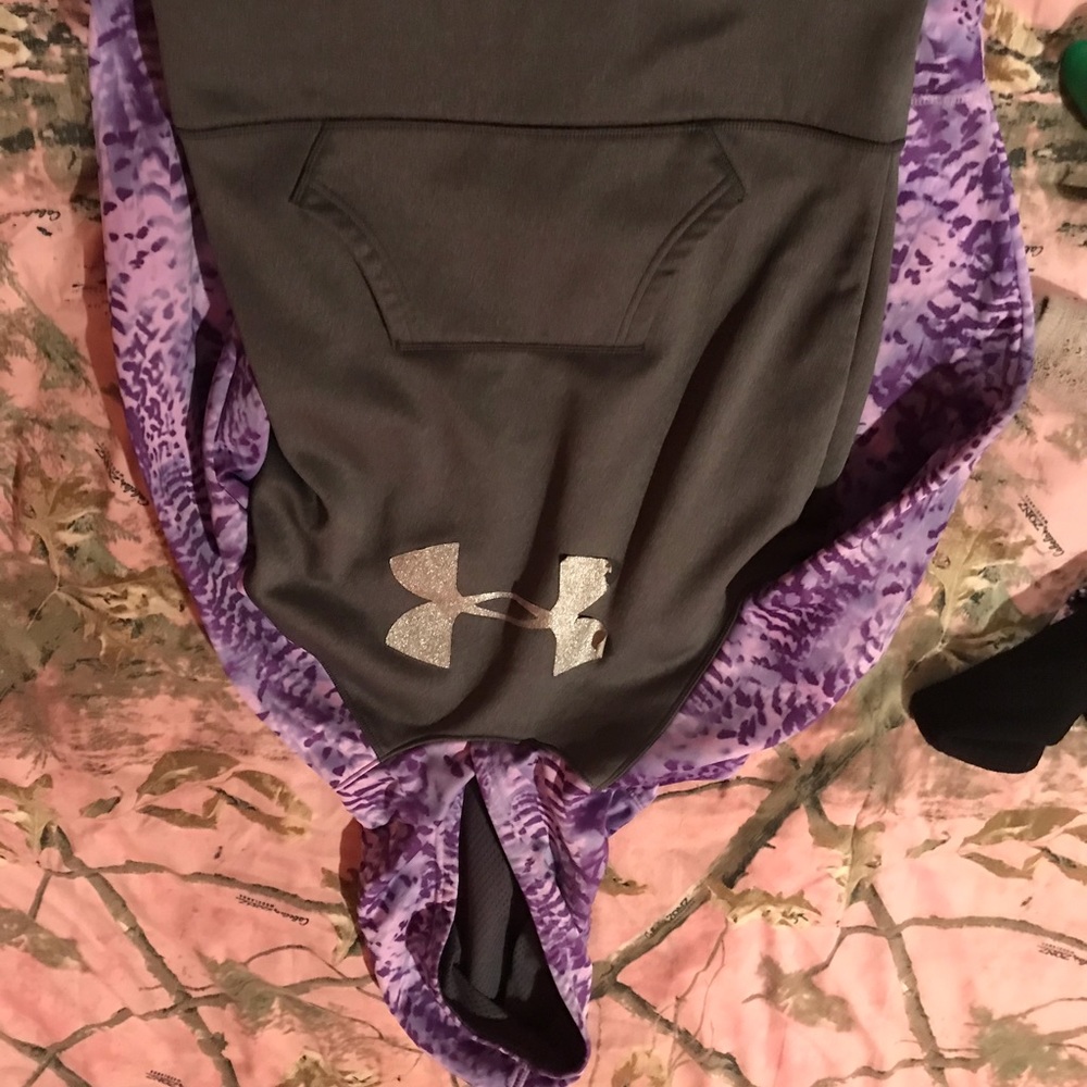 Under Armour Sweatshirt